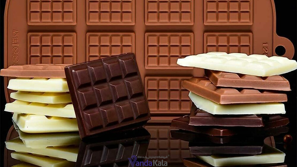 شکلات در قالب سیلیکونی