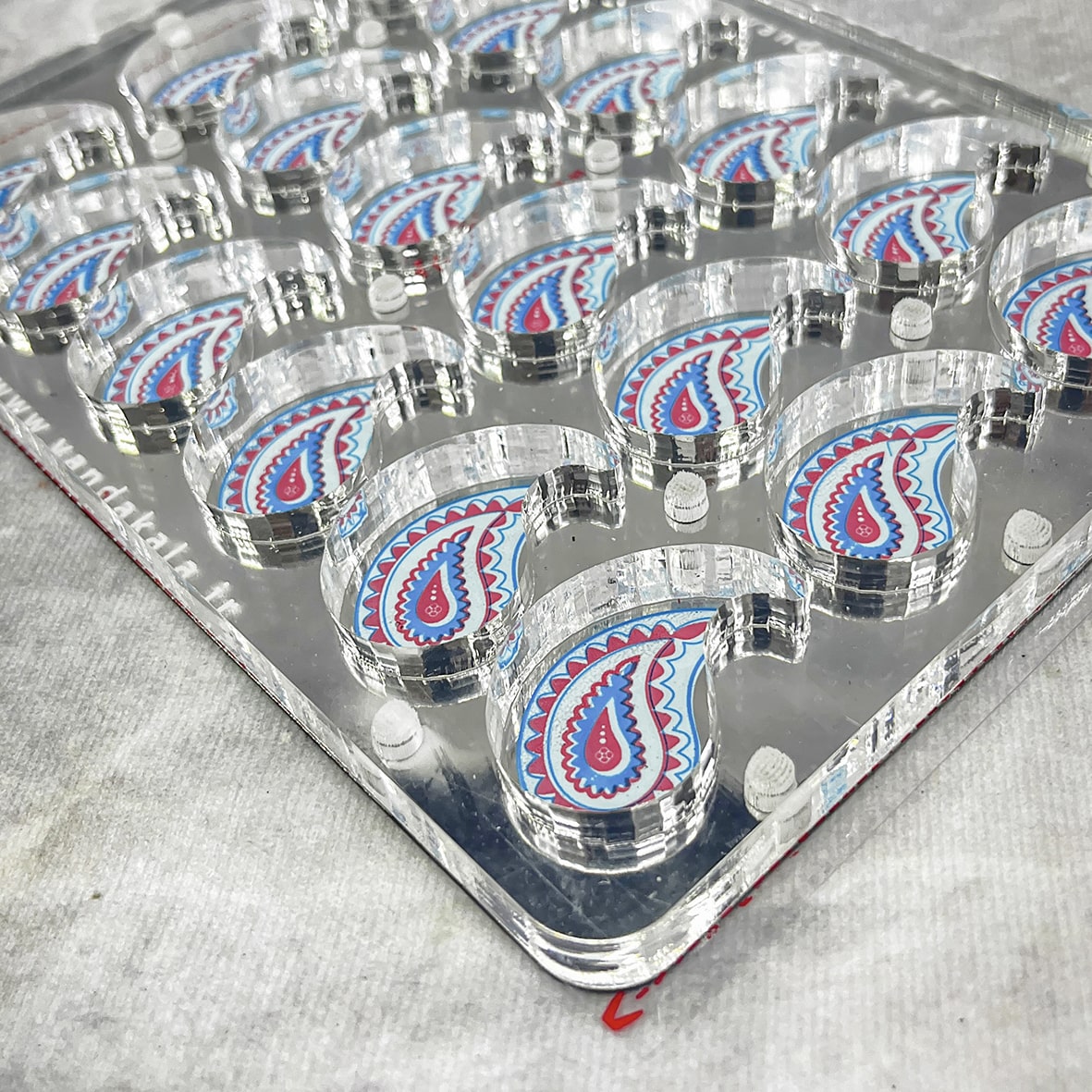 ترنسفرشیت شکلات پازلی طرح ترمه (P07)